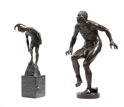 Lot 5 - A BRONZE FIGURE OF A GLADIATOR