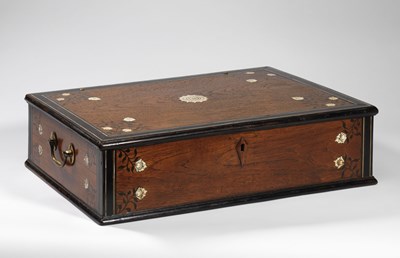 Lot 11 - AN INDIAN ROSEWOOD BOX