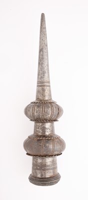 Lot 564 - AN INDIAN SPEAR TERMINAL, 17TH/18TH CENTURY