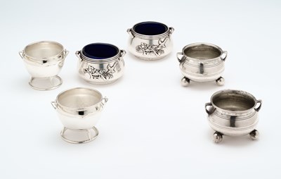 Lot 119 - THREE PAIRS OF VICTORIAN SILVER 'CAULDRON' SALT CELLARS, LONDON, 1862-79