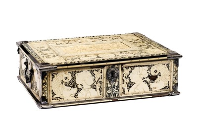 Lot 151 - A RARE IVORY VENEERED WOOD BOX, BERHAMPORE OR MURSHIDABAD, BENGAL, LATE 18TH CENTURY