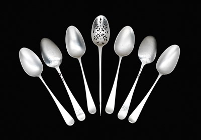 Lot 28 - A SET OF SIX GEORGIAN SILVER FANCY BACK TEASPOONS