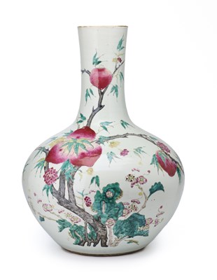 Lot 54 - A CHINESE FAMILLE-ROSE 'NINE PEACH' BOTTLE VASE, TIANQIUPING, LATE QING DYNASTY/EARLY 20TH CENTURY
