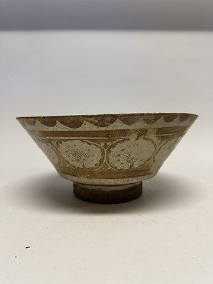 Lot 79 - A LARGE KASHAN LUSTRE BOWL, PERSIA, CIRCA 1200
