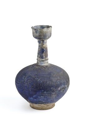 Lot 79 - A KASHAN COBALT BLUE GLAZED BOTTLE, PERSIA, 12TH/13TH CENTURY