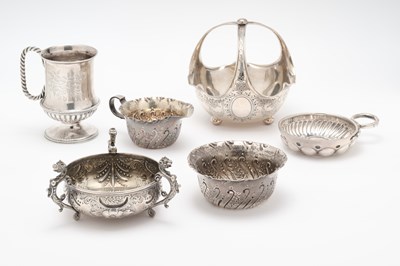 Lot 126 - A GROUP OF SIX PIECES OF ASSORTED VICTORIAN SILVER, 1871-85
