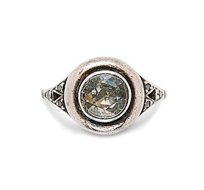 Lot 362 - DIAMOND RING, 1920s