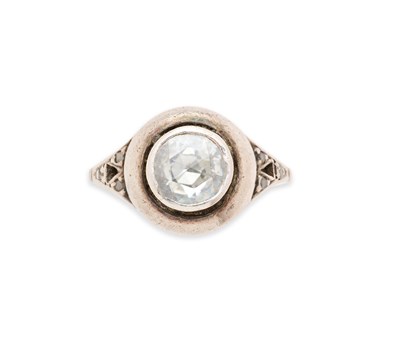 Lot 47 - DIAMOND RING, 1920s