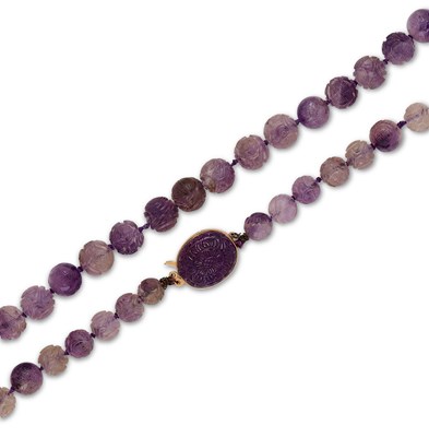 Lot 428 - AMETHYST BEAD NECKLACE. 1970s