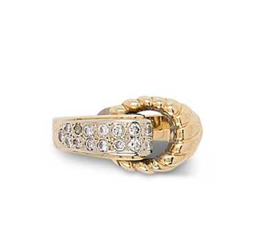 Lot 391 - DIAMOND RING, 1970s