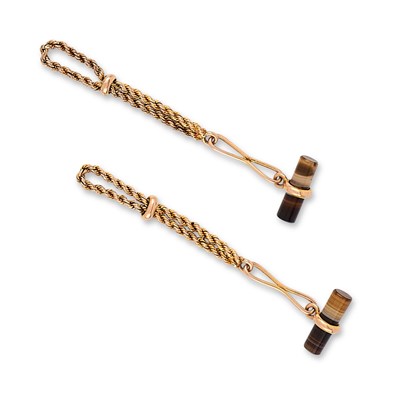 Lot 337 - A PAIR OF GOLD AND BANDED AGATE CUFFLINKS, 1950s