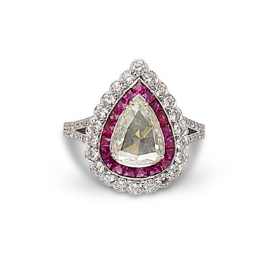 Lot 421 - RUBY AND DIAMOND RING