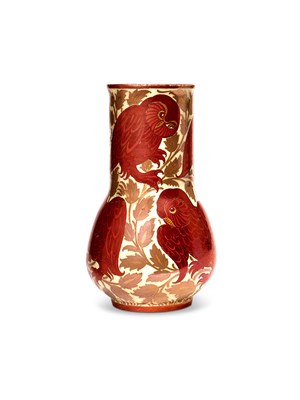 Lot 65 - A FRED PASSENGER FOR BUSHEY HEATH RUBY-LUSTRED POTTERY VASE, CIRCA 1921-1933