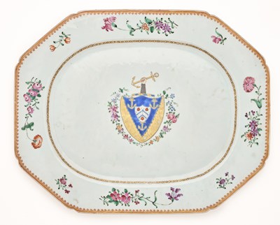 Lot 135 - A LARGE CHINESE FAMILLE-ROSE ARMORIAL MEAT DISH, MID 18TH CENTURY