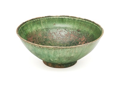 Lot 34 - A RARE CHINESE GREEN-GLAZED BOWL, LIAO DYNASTY (907-1124)