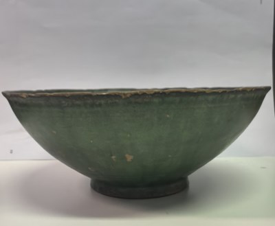 Lot 50 - A RARE CHINESE GREEN-GLAZED BOWL, LIAO DYNASTY (907-1124)