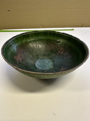 Lot 50 - A RARE CHINESE GREEN-GLAZED BOWL, LIAO DYNASTY (907-1124)