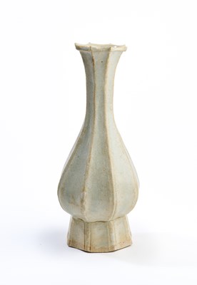 Lot 37 - A CHINESE QINGBAI FACETTED BOTTLE VASE, YUAN DYNASTY (1279-1368)