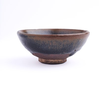 Lot 35 - A CHINESE JIANYAO HARE'S FUR TEA BOWL, SONG DYNASTY (960-1279)