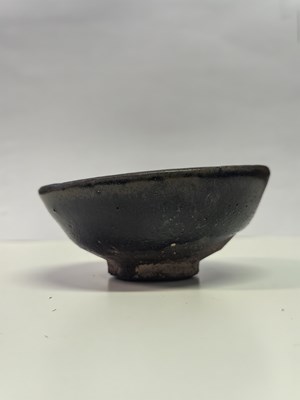 Lot 61 - A CHINESE JIANYAO HARE'S FUR TEA BOWL, SONG DYNASTY (960-1279)
