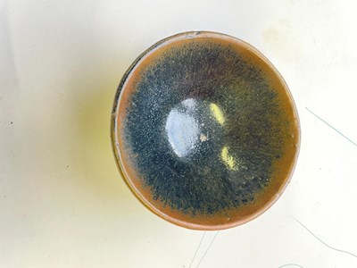 Lot 61 - A CHINESE JIANYAO HARE'S FUR TEA BOWL, SONG DYNASTY (960-1279)