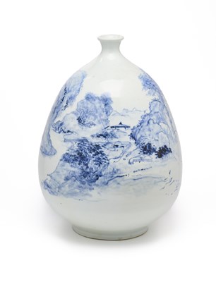 Lot 158 - A JAPANESE HIRADO BLUE AND WHITE PORCELAIN BOTTLE VASE, LATER 19TH CENTURY