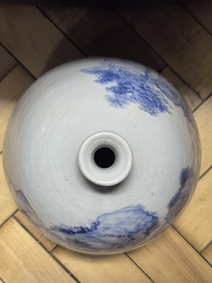 Lot 75 - A JAPANESE BLUE AND WHITE PORCELAIN BOTTLE VASE, LATER 19TH CENTURY