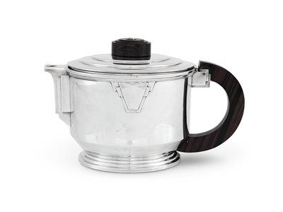Lot 174 - A FRENCH ART DECO SILVER TEAPOT, MAKER'S MARK PB (LION PASSANT BETWEEN), CIRCA 1930