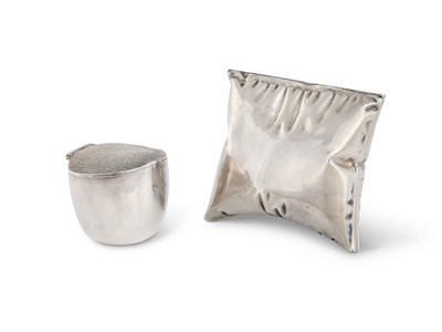 Lot 183 - TWO SILVER PILL BOXES, KARINA PAYNE, LONDON, 1979