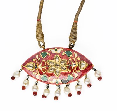 Lot 145 - A JAIPUR ENAMEL GEM-SET GOLD PENDANT, INDIA, CIRCA 1900
