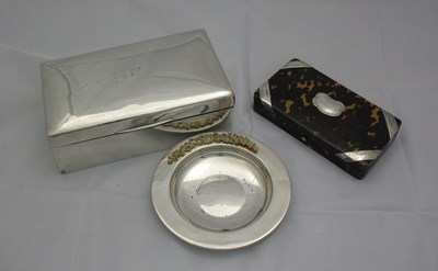 Lot 82 - A SILVER ASHTRAY