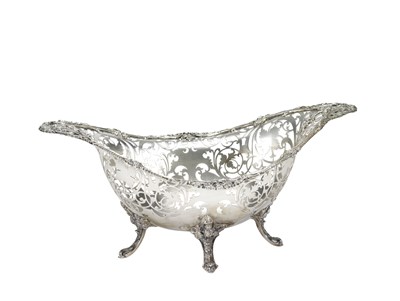 Lot 85 - A GEORGE V SILVER FRUIT BASKET