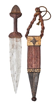 Lot 544 - A NORTH AFRICAN ARM DAGGER, LATE 19TH/EARLY 20TH CENTURY