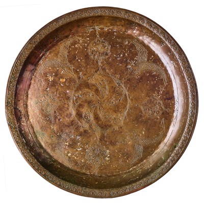Lot 100 - AN ENGRAVED TINNED COPPER TRAY, PROBABLY DECCAN, INDIA, 17TH CENTURY