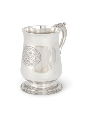 Lot 259 - A GEORGE III SILVER MUG, WALTER BRIND, LONDON, 1790