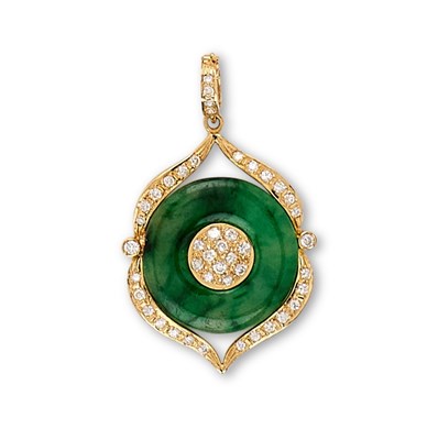 Lot 367 - JADE AND DIAMOND PENDANT