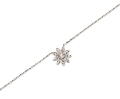 Lot 440 - DIAMOND PENDANT