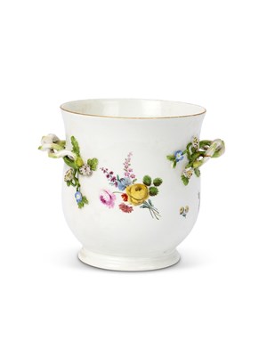 Lot 22 - A MEISSEN PORCELAIN TWO-HANDLED BOTTLE COOLER, CIRCA 1750