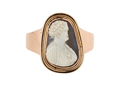 Lot 312 - A SARDONYX CAMEO OF A FEMALE BUST, ITALIAN, 16TH CENTURY