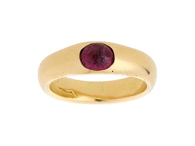 Lot 314 - A RUBY AND GOLD BAND RING, EUROPEAN, PROBABLY 15TH / 16TH CENTURY