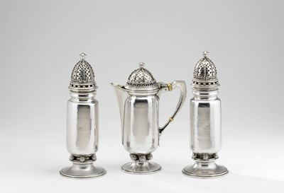 Lot 110 - A SILVER SUGAR CASTER