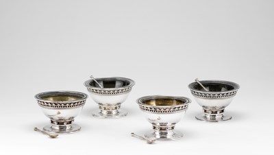 Lot 116 - A PAIR SILVER SALT CELLARS AND SALT SPOONS