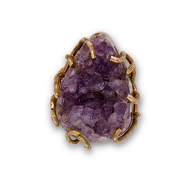 Lot 429 - GOLD AND AMETHYST GEODE RING, 1969