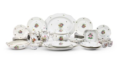 Lot 59 - A HEREND PORCELAIN ‘SAXON FLOWERS’ PATTERN PART TABLE SERVICE, 20TH CENTURY
