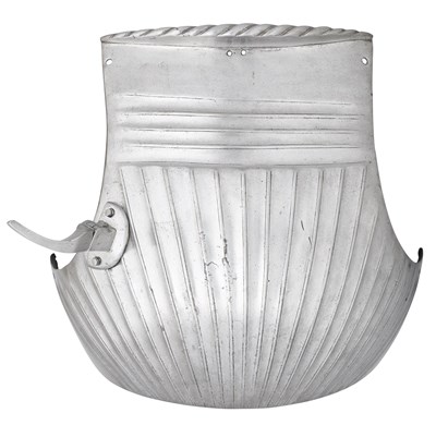 Lot 121 - A RARE SOUTH GERMAN BREASTPLATE FLUTED IN THE MAXIMILIAN FASHION, ABOUT 1520