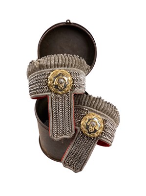 Lot 301 - A LIGHT INFANTRY OFFICER'S WINGS