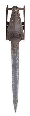 Lot 12 - AN UNUSUAL SOUTH INDIAN KATAR WITH EUROPEAN BLADE, VIJAYANAGARA, 16TH/17TH CENTURY