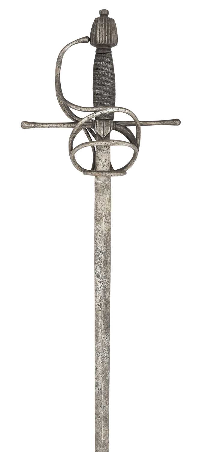 Lot 371 - AN ITALIAN SWEPT-HILT RAPIER, EARLY 17TH