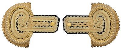 Lot 188 - A VERY FINE PAIR OF VICTORIAN SENIOR OFFICER'S EPAULETTES BY JOHNSTONES, 6 REGENT ST., LONDON