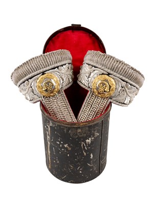 Lot 637 - AN UNUSUAL GERMAN OFFICER'S PICKELHAUBE